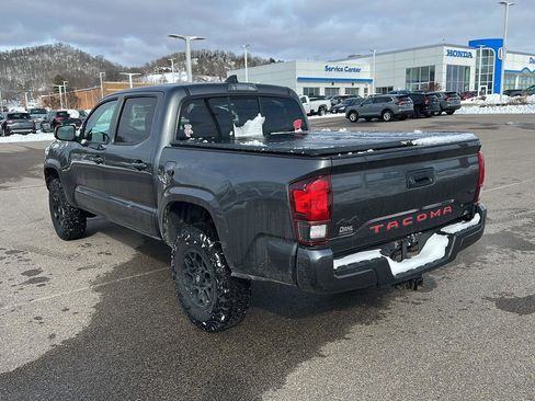 Used 2020 Toyota Tacoma SR image 5