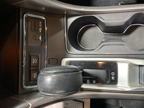 Used 2021 Subaru Ascent Limited w/ Technology Package image 32