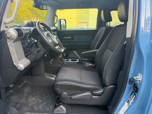 Used 2012 Toyota FJ Cruiser 4WD w/ Upgrade Pkg image 14