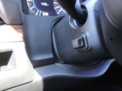 Used 2020 Cadillac Escalade Luxury RWD image 31