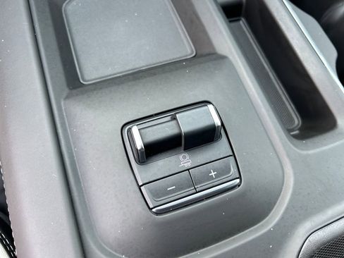 Certified 2025 GMC Sierra 2500 Denali Ultimate image 25