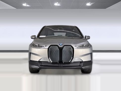 Used 2025 BMW iX xDrive50 w/ Premium Package AWD/4WD image 5