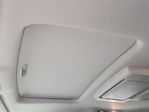 Certified 2022 Honda Odyssey Touring image 32