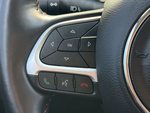 Used 2018 Jeep Compass Limited FWD image 16