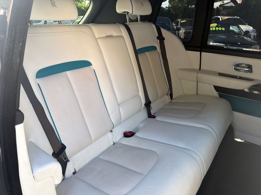 Used 2019 Rolls-Royce Cullinan AWD/4WD image 32