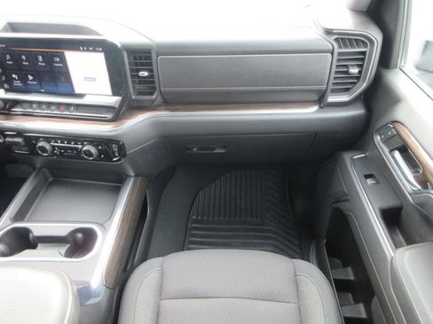 Used 2024 Chevrolet Silverado 3500 LT w/ Convenience Package image 19