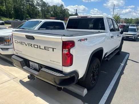 Used 2024 Chevrolet Silverado 2500 Custom w/ Custom Value Package AWD/4WD image 10