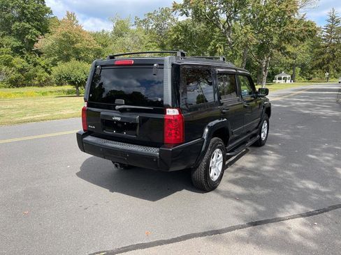 Used 2007 Jeep Commander Sport image 9