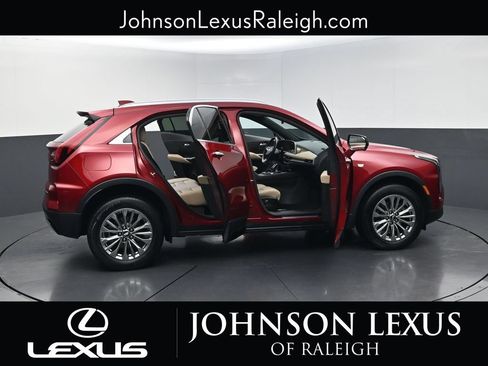 Used 2025 Cadillac XT4 Premium Luxury FWD image 32