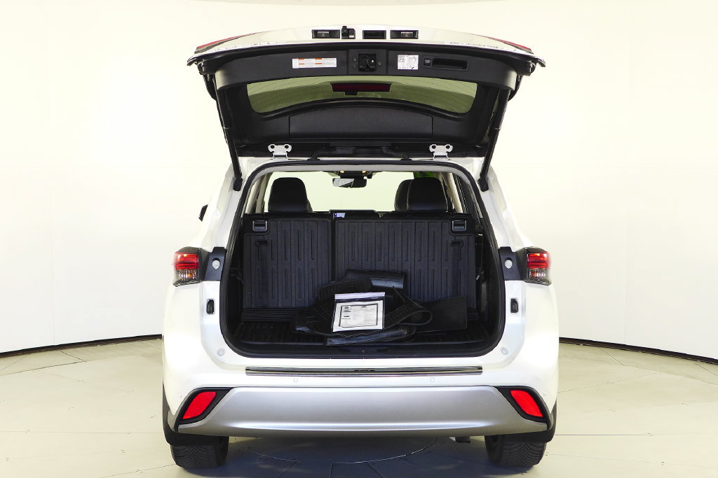 Used 2021 Toyota Highlander Platinum AWD/4WD image 10