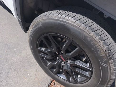 Used 2024 GMC Sierra 1500 Elevation image 3