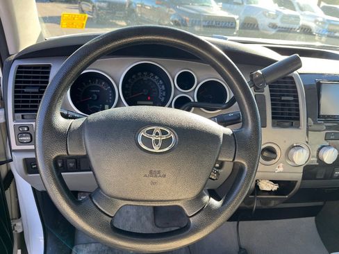 Used 2011 Toyota Tundra 4x4 CrewMax image 10