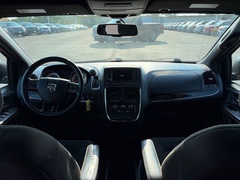 Used 2018 Dodge Grand Caravan SE FWD image 21