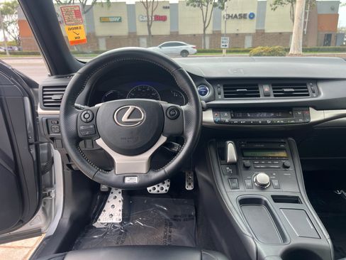 Used 2015 Lexus CT 200h w/ F Sport w/Nuluxe Interior FWD image 18