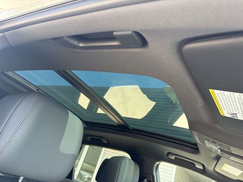 Used 2025 Audi Q3 2.0T Premium w/ Convenience Package image 18