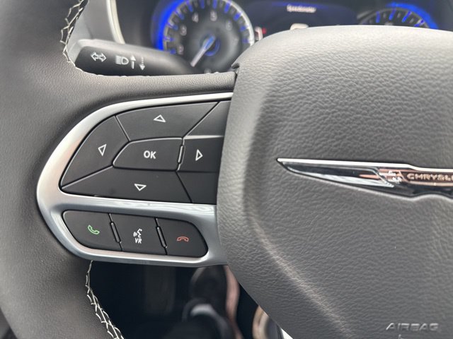 New 2026 Chrysler Pacifica Select AWD/4WD image 35