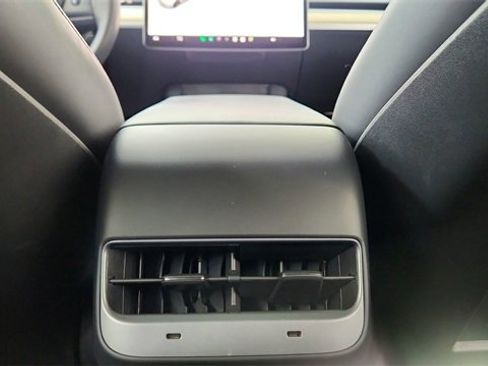 Used 2023 Tesla Model Y Performance image 53