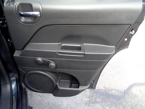 Used 2014 Jeep Patriot Sport w/ Tire & Wheel Group image 18