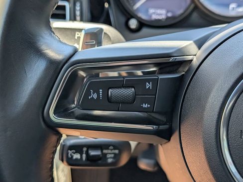 Certified 2024 Porsche Macan AWD/4WD image 26