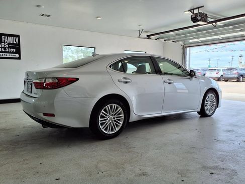 Used 2013 Lexus ES 350 w/ Luxury Pkg FWD image 17