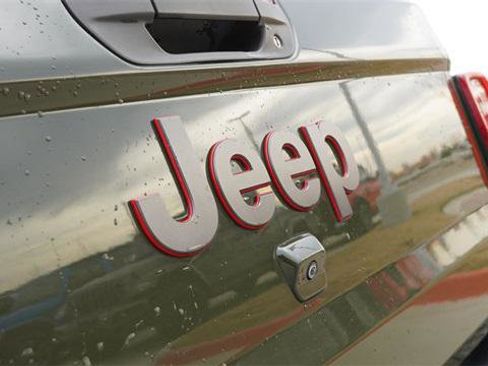 Certified 2023 Jeep Gladiator Rubicon image 12