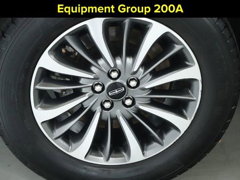 Used 2022 Lincoln Nautilus Reserve image 12