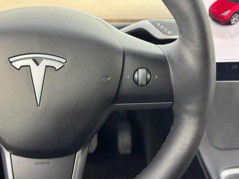 Used 2022 Tesla Model Y Long Range image 20