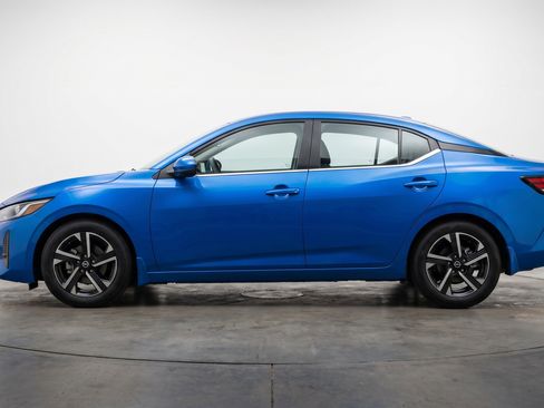 Used 2025 Nissan Sentra SV FWD image 5