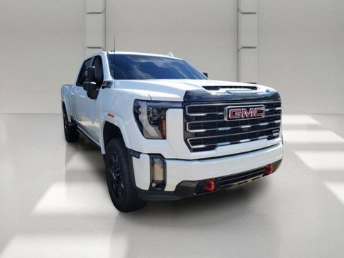 Used 2024 GMC Sierra 2500 AT4 w/ AT4 Premium Plus Package AWD/4WD image 3