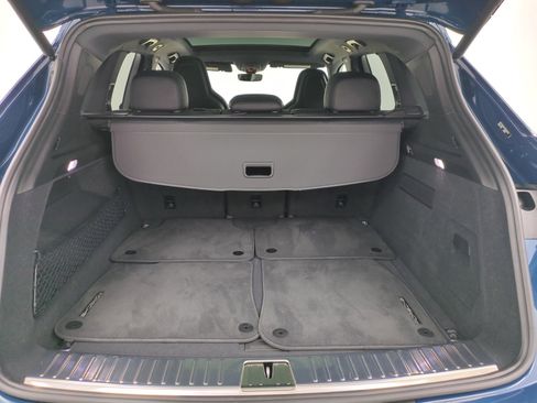 Certified 2025 Porsche Cayenne AWD/4WD image 10