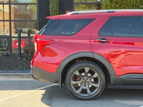 Used 2020 Ford Explorer Platinum w/ Premium Technology Package image 22