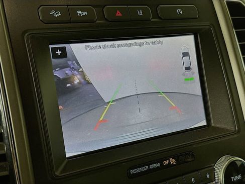 Used 2019 Ford Expedition Max XLT w/ Equipment Group 202A AWD/4WD image 28