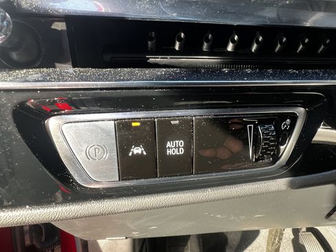 Used 2025 Cadillac Lyriq Sport image 15