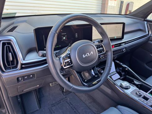 Used 2025 Kia Sorento SX Prestige AWD/4WD image 14