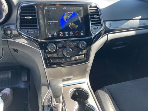 Used 2019 Jeep Grand Cherokee Trailhawk AWD/4WD image 13
