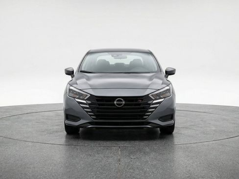 Used 2025 Nissan Versa SV FWD image 2