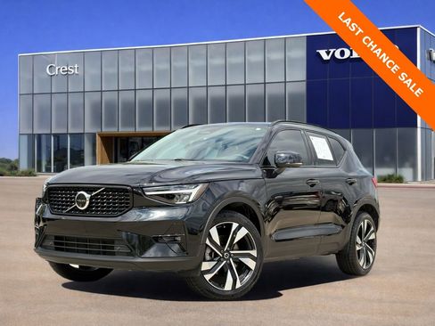 Certified 2024 Volvo XC40 B5 Plus AWD/4WD image 1