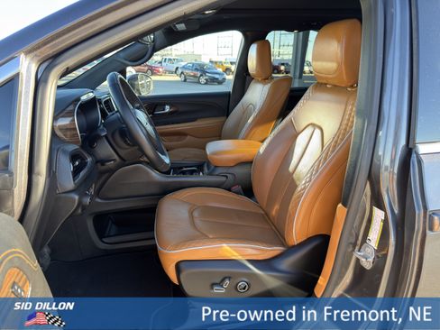 Used 2022 Chrysler Pacifica Pinnacle image 16