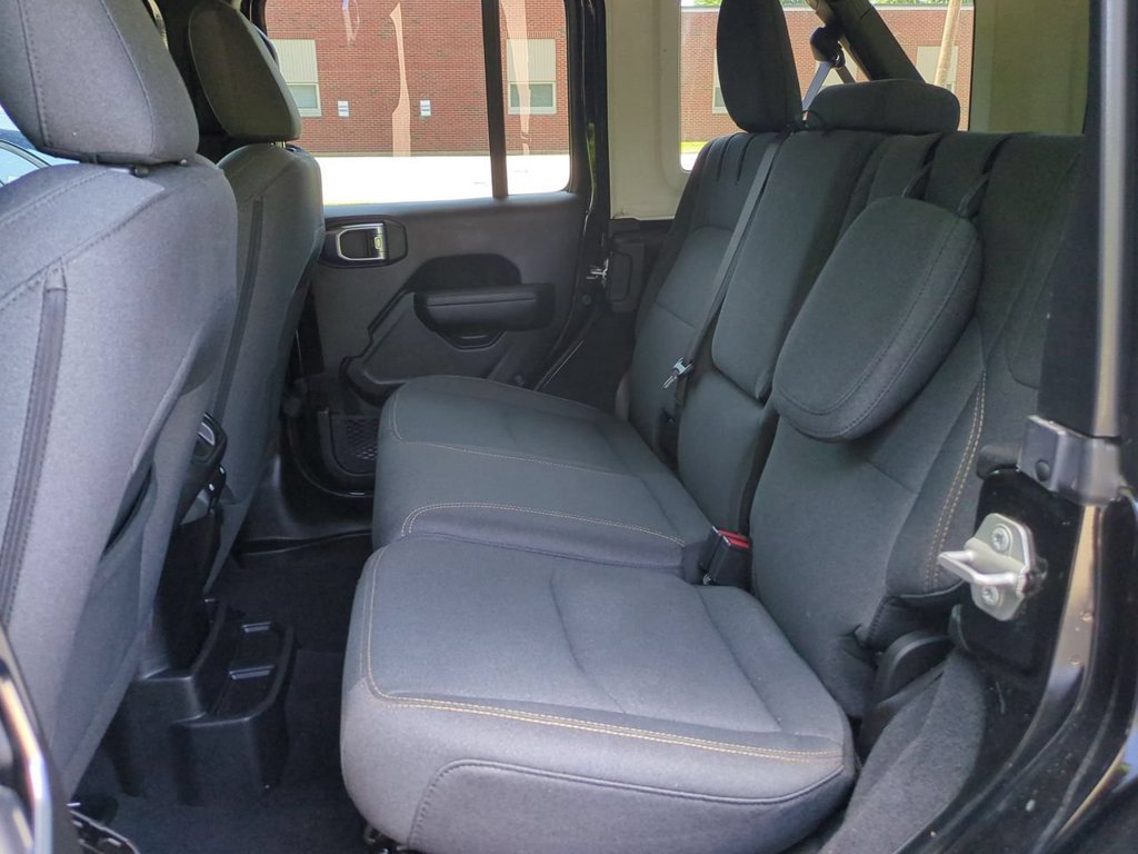 Used 2024 Jeep Wrangler Unlimited w/ Convenience Group AWD/4WD image 23