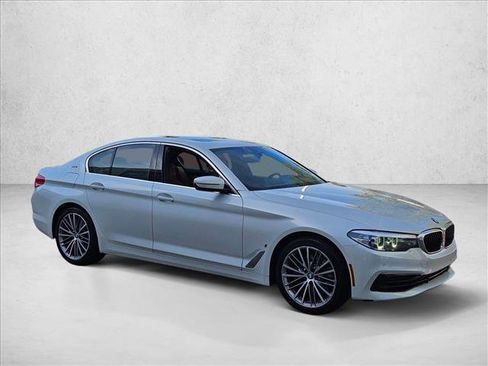 Used 2019 BMW 530e w/ Convenience Package RWD image 3