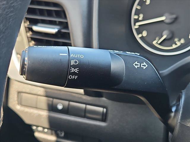 Used 2023 Nissan Rogue SV FWD image 16