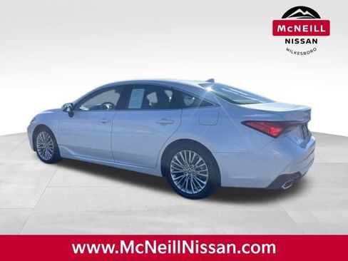 Used 2019 Toyota Avalon Limited w/ Advanced Safety Package image 5