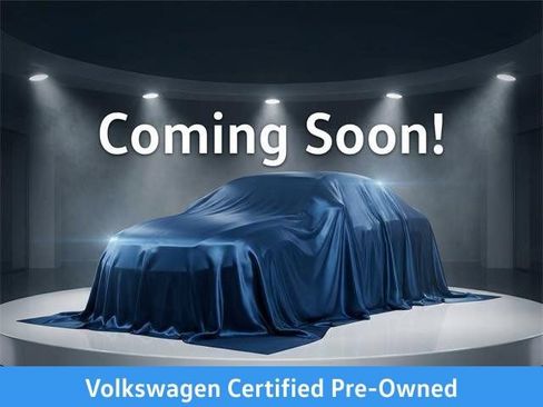 Used 2023 Volkswagen Taos SE w/ Panoramic Sunroof Package FWD image 2
