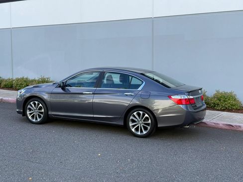 Used 2013 Honda Accord Sport image 4