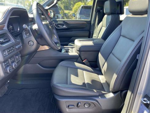 Used 2024 Chevrolet Suburban High Country w/ Advanced Technology Package image 17