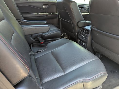 Used 2022 Honda Pilot Black Edition image 12