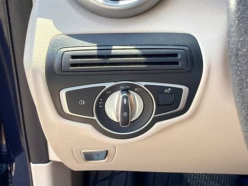 Used 2022 Mercedes-Benz GLC 300 image 19