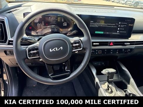 Certified 2025 Kia Sorento LX image 11