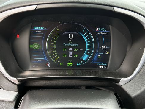 Used 2017 Chevrolet Volt LT w/ Comfort Package image 29