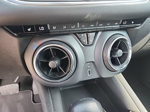 Used 2022 Chevrolet Blazer LT w/ Sound & Technology Package FWD image 20